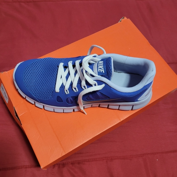 Nike running shoes - Picture 2 of 3